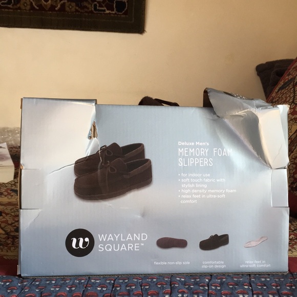 NEW Wayland Square Deluxe Men’s Memory Foam Slippers Size Large - Picture 3 of 5